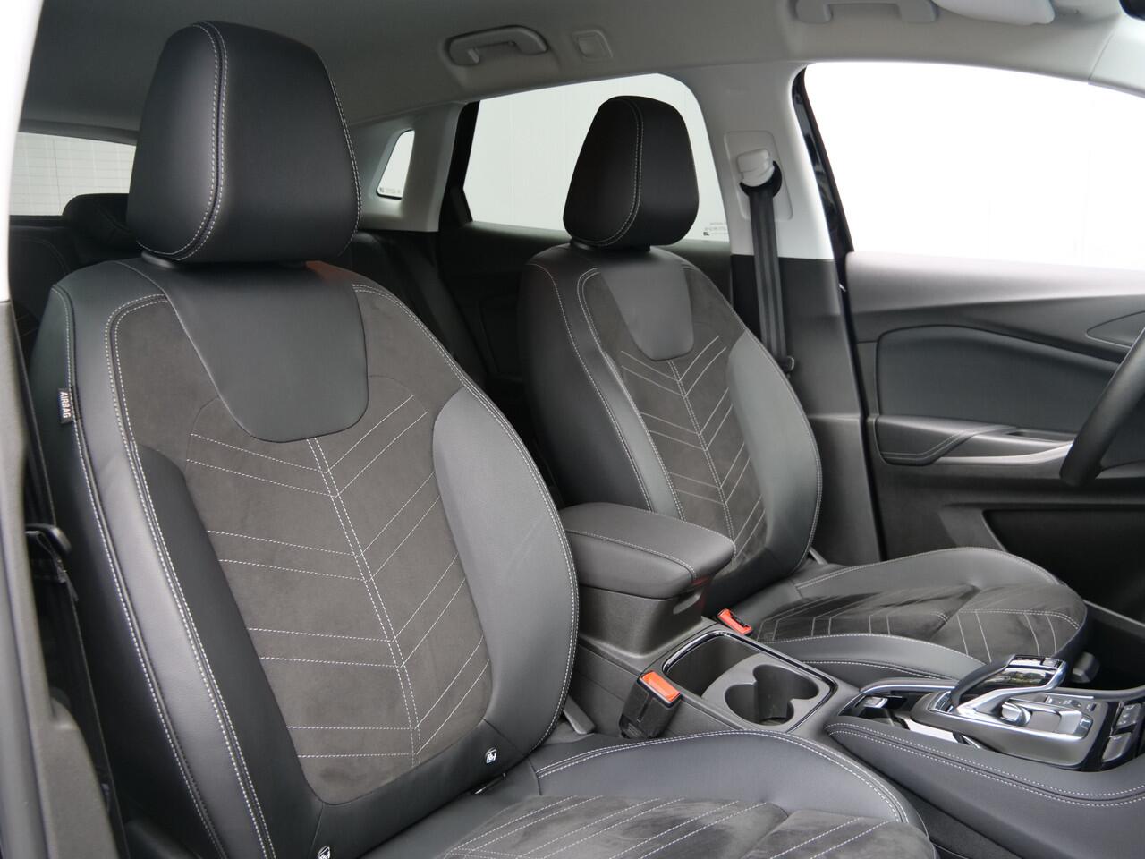 Opel Grandland 1.2 Turbo 130pk Ultimate AUTOMAAT 19 inch / Apple Carplay / LED-koplampen / Comfortstoelen