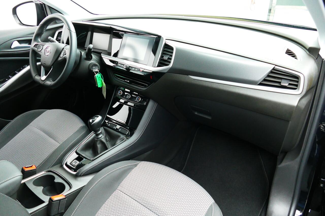 Opel Grandland 1.2 130pk Turbo Edition. Carplay/Android Navi, Clima, Cruise, 17"LMV, Haak 1400kg