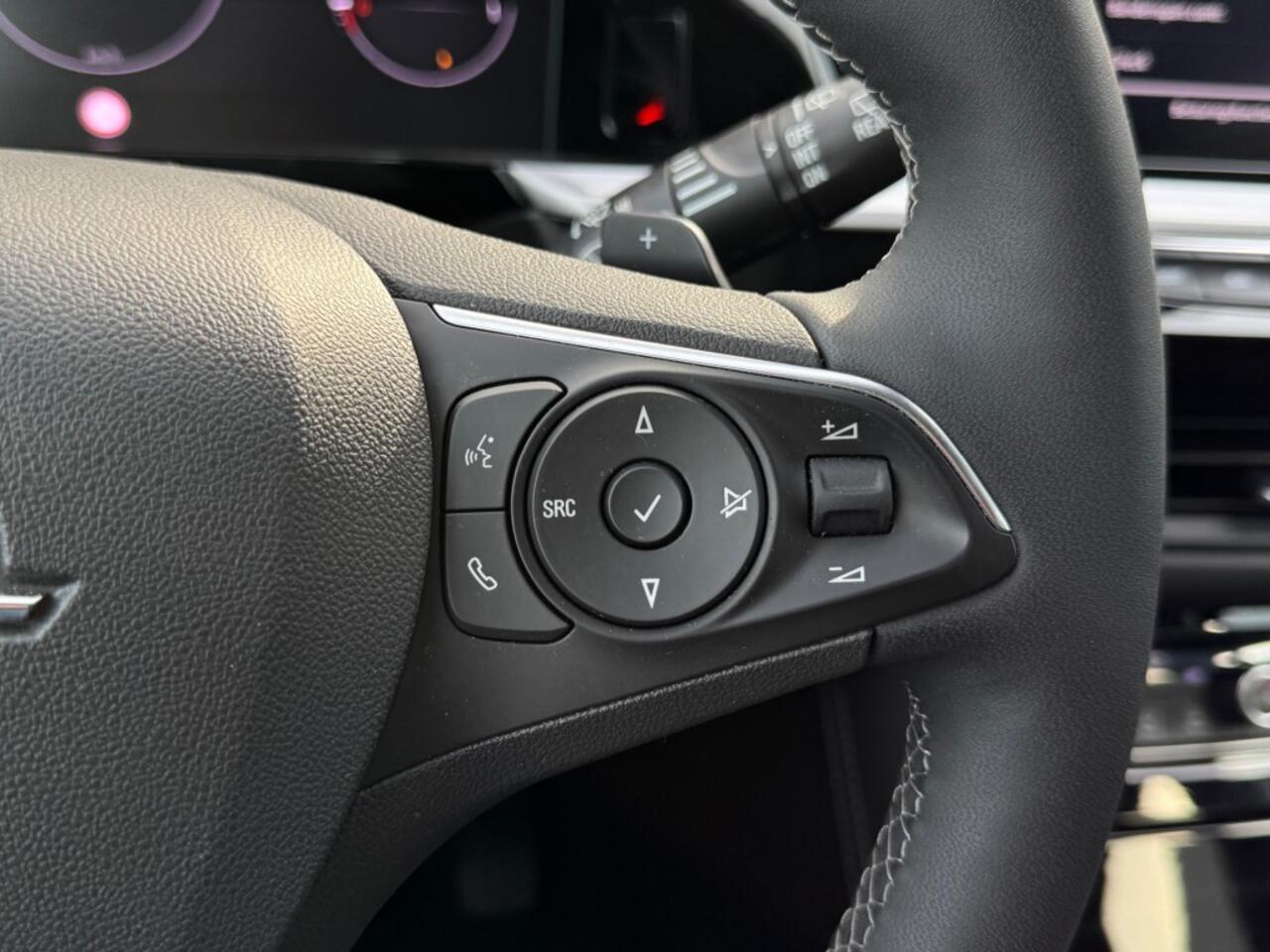 Opel Grandland 1.2 T 130 pk Ultimate - Navi - camera - stoel/stuurver.