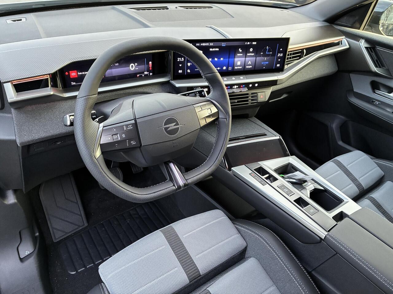 Opel Grandland 145 pk Mild Hybrid Automaat Business Edition | Navigatie | AGR Stoelen | ECC | LED Verlichting | Privat Glas | Camera | 19" LM Velgen | Keyless |