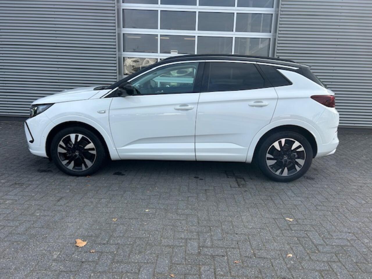 Opel Grandland 1.2 Turbo Level 3