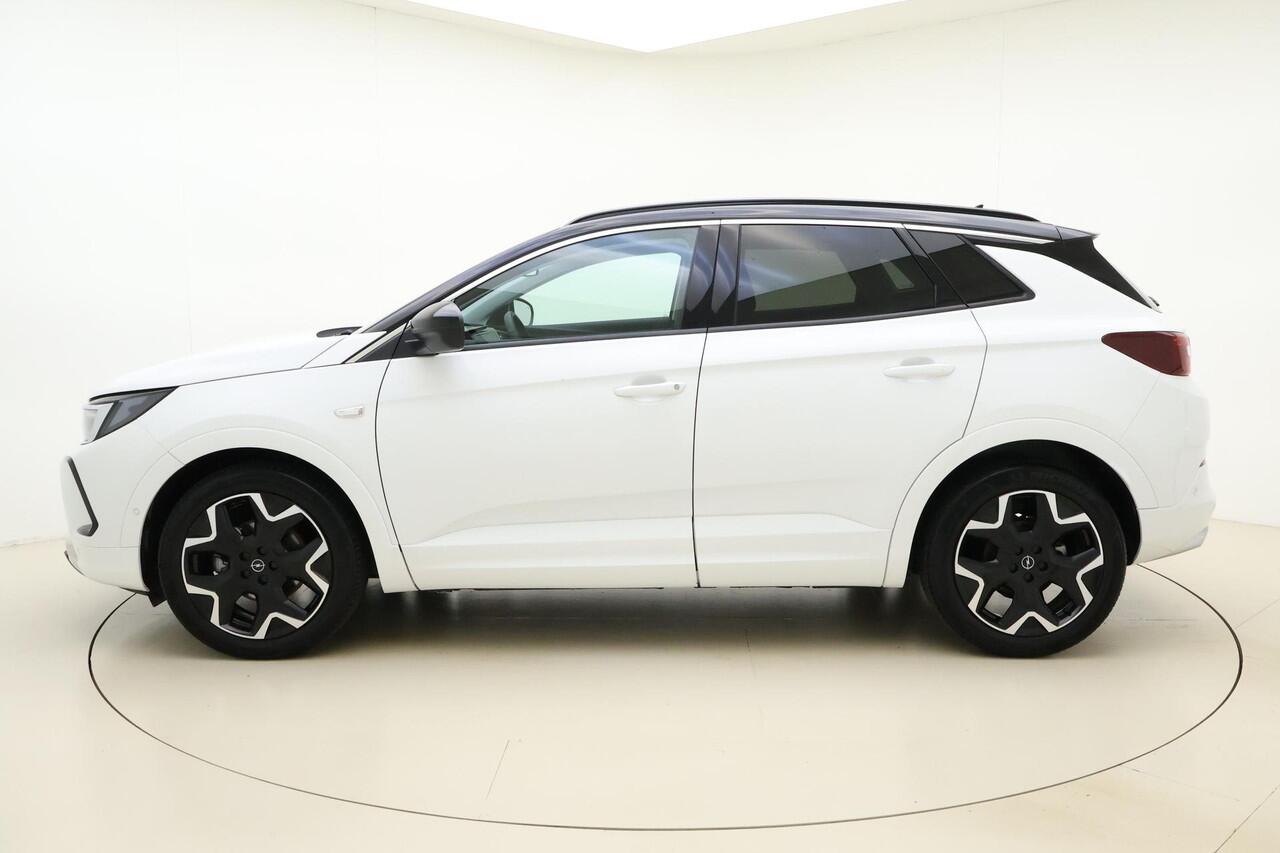 Opel Grandland 1.2 Turbo Ultimate Automaat | Navigatie | Elektrische Achterklep | Stoelverwarming | Climate & Cruise Control | Alcantara bekleding | Zwart dak | Lichtmetalen velgen