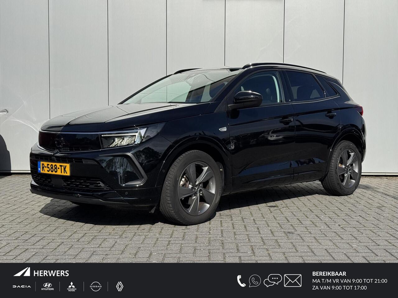 Opel Grandland 1.2 Turbo GS Line Voorruitverwarming / Stoelverwarming / Stuurverwarming / Achteruitrijcamera / Cruise control / All season banden/ apple carplay en android auto