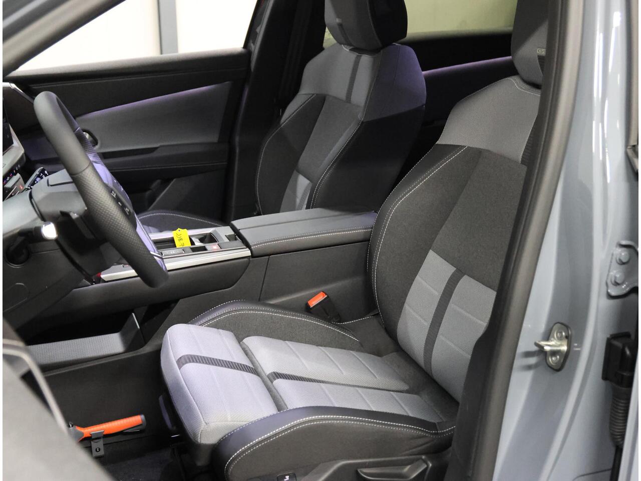 Opel Grandland Electric Business Edition 73 kWh | Incl. ¤1.897,08 Korting! | 17% bijtelling | AUTOMAAT | Warmtepomp | 360° Camera | Stoel, stuur & voorruit verwarmd | Apple Carplay/Android Auto | Elektr. achterklep | ARG-stoelen | Matrix LED | Navigatie |