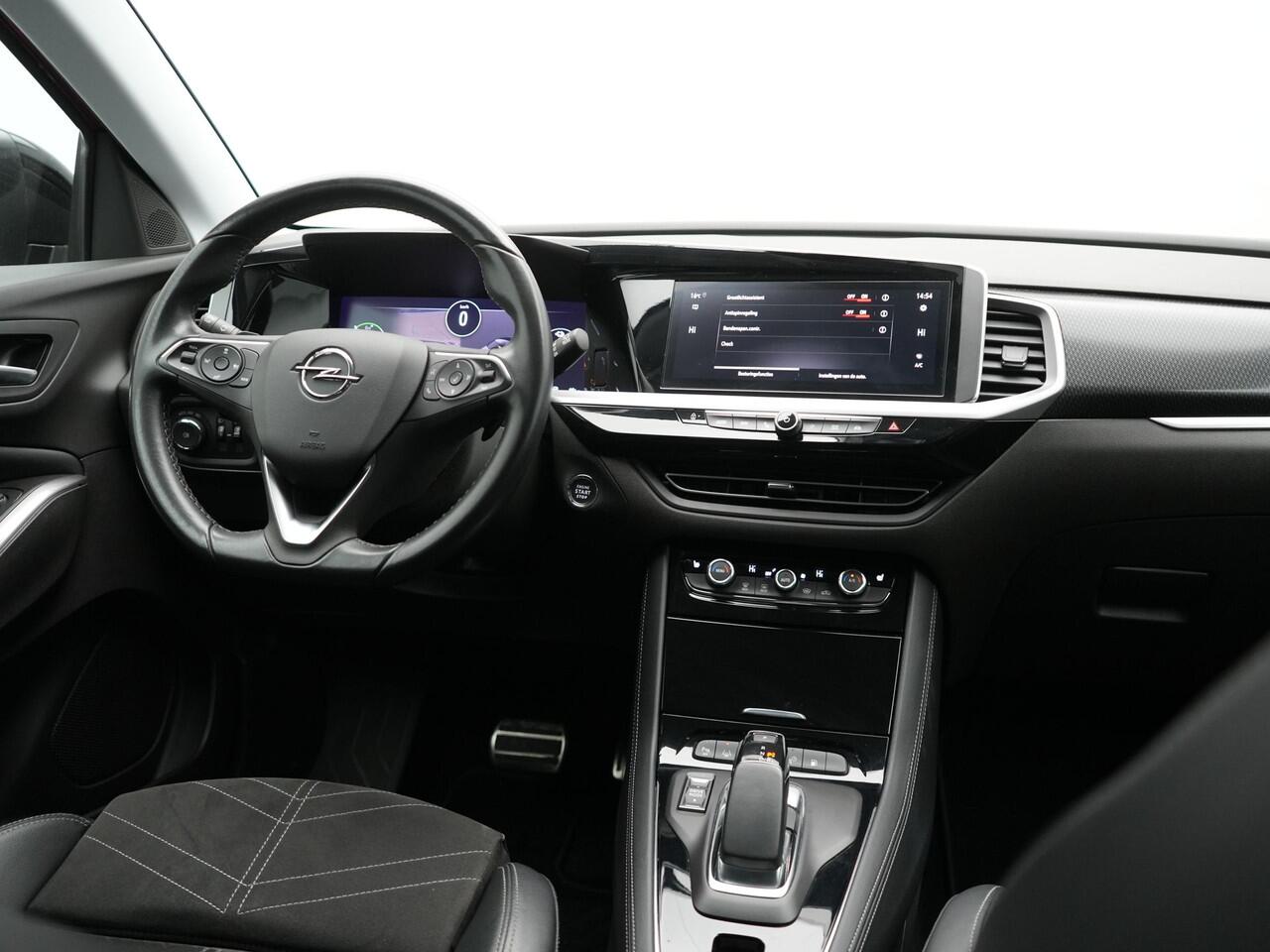 Opel Grandland 1.6 Turbo GS Line NIEUW MODEL Plug In Hybrid 225pk Dealer O.H PHEV | Adaptive Cruise | 360 Camera | Matrix LED | Black Optic | Alcantara Sporstoelen Verwarmd | Apple Carplay | Sfeerverlichting | Navigatie | Virtual | DAB | 18"L.M |