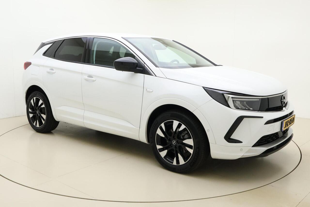 Opel Grandland 1.2 Turbo 130pk Automaat Business Elegance | Navigatie via APP | Climate & Cruise Control | Achteruitrijcamera | Parkeersensoren | LMV |