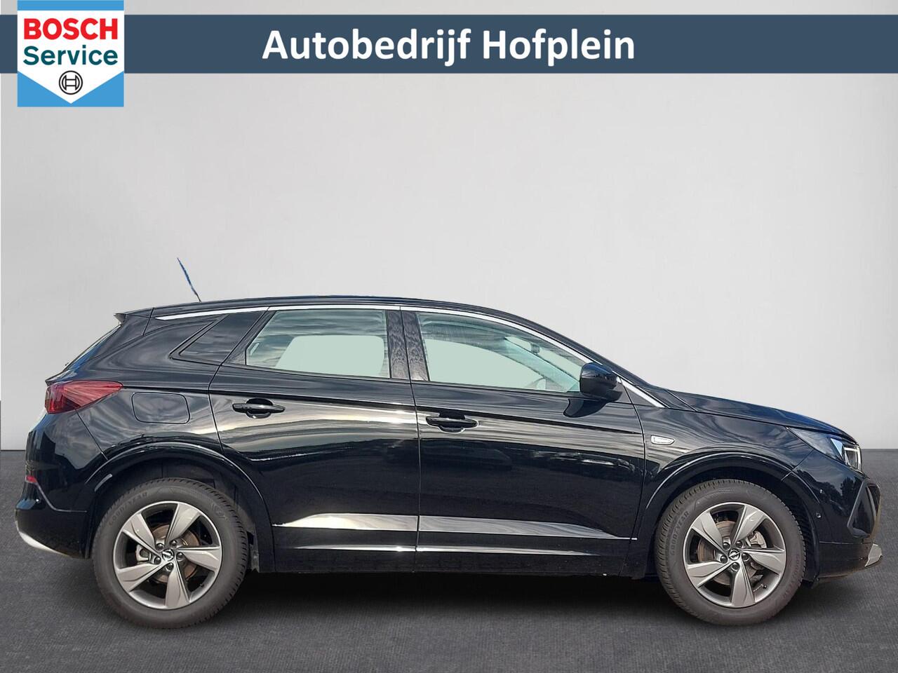 Opel Grandland 1.2 Turbo 130PK Elegance 10.000KM!!! BTW Auto | Climate Control | AGR-Sportstoelen | Stuurverwarming + Stoelverwarming+ voorruitverwarming | Navigatie By App| Apple Car play/Android Auto | |Cruise | 17"LM-Velgen | PDC | LED Verlichting | Digitaal Dashboa