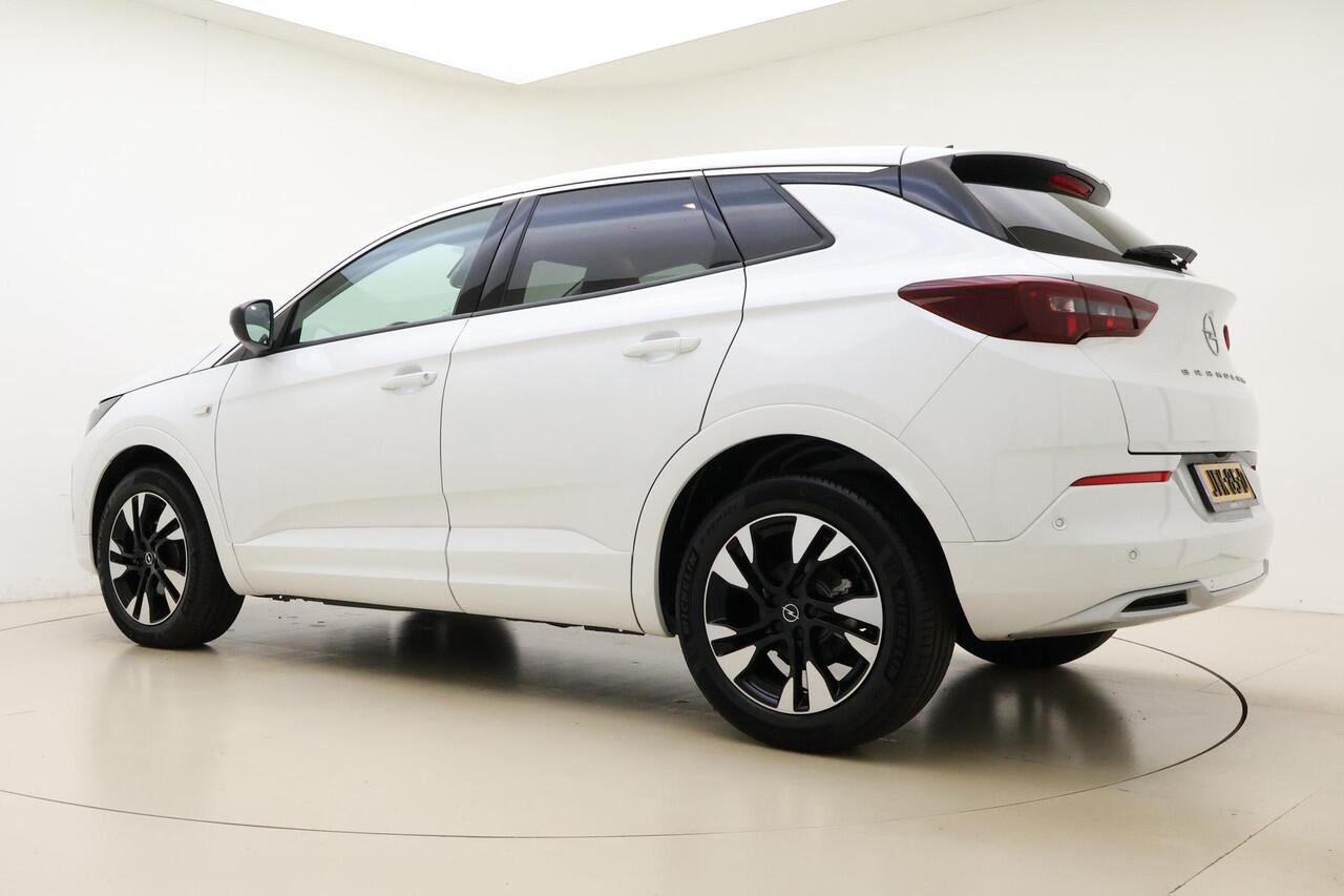 Opel Grandland 1.2 Turbo 130pk Automaat Business Elegance | Navigatie via APP | Climate & Cruise Control | Achteruitrijcamera | Parkeersensoren | LMV |