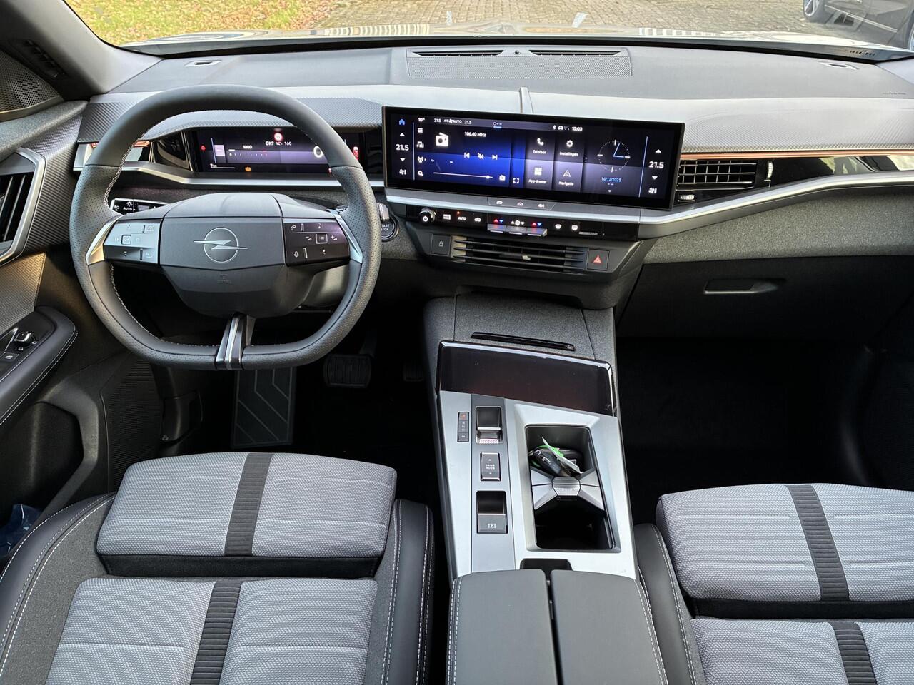 Opel Grandland 145 pk Mild Hybrid Automaat Business Edition | Navigatie | AGR Stoelen | ECC | LED Verlichting | Privat Glas | Camera | 19" LM Velgen | Keyless |