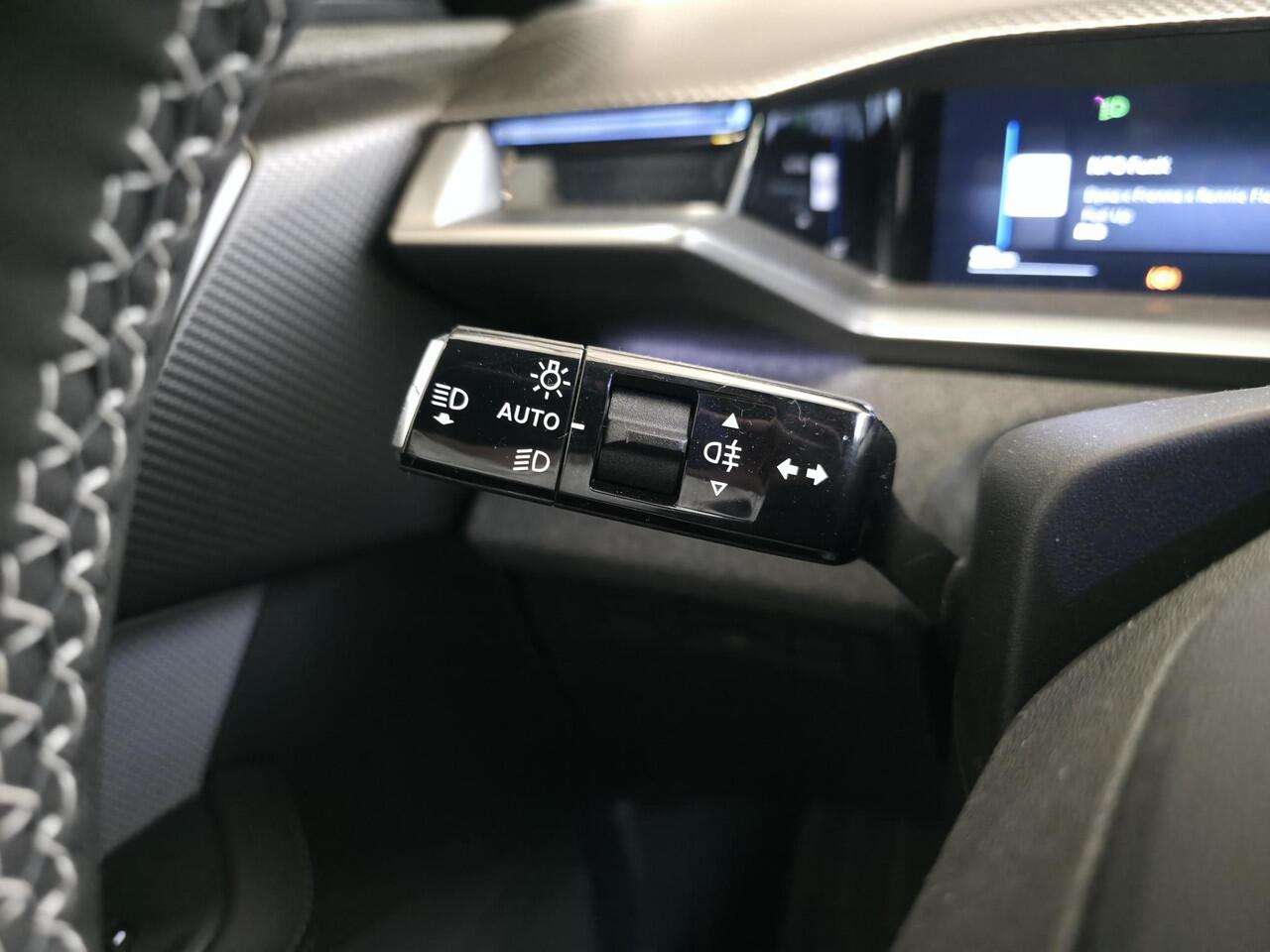 Opel Grandland 1.2 Turbo Hybrid GS Navigatie | Stoelverwarming | Stuurwielverwarming | Draadloze Telefoonlader