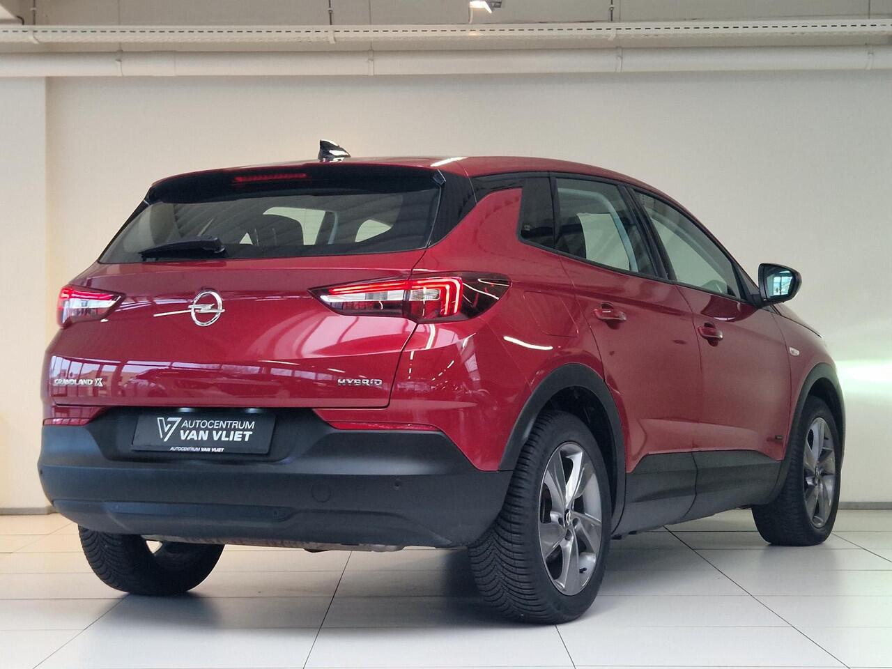 Opel Grandland 1.6 Turbo Plug-In Hybrid Business Elegance SOH 90,5% | Navigatie | Parkeersensoren voor en achter | Apple Carplay/Android Auto