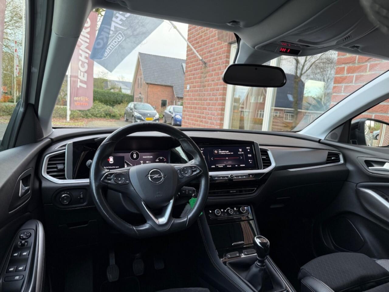 Opel Grandland 1.2 Turbo Bns Eleg 131PK TREKHAAK / STOEL&STUUR VERW. / CAMERA /