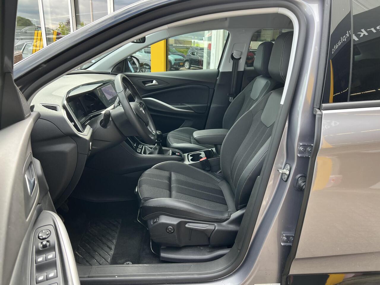 Opel Grandland 1.2 Turbo GS | Rondom zicht camera | Navigatie | Climate Control | DAB | LED | Cruise Control | Lichtmetaal |