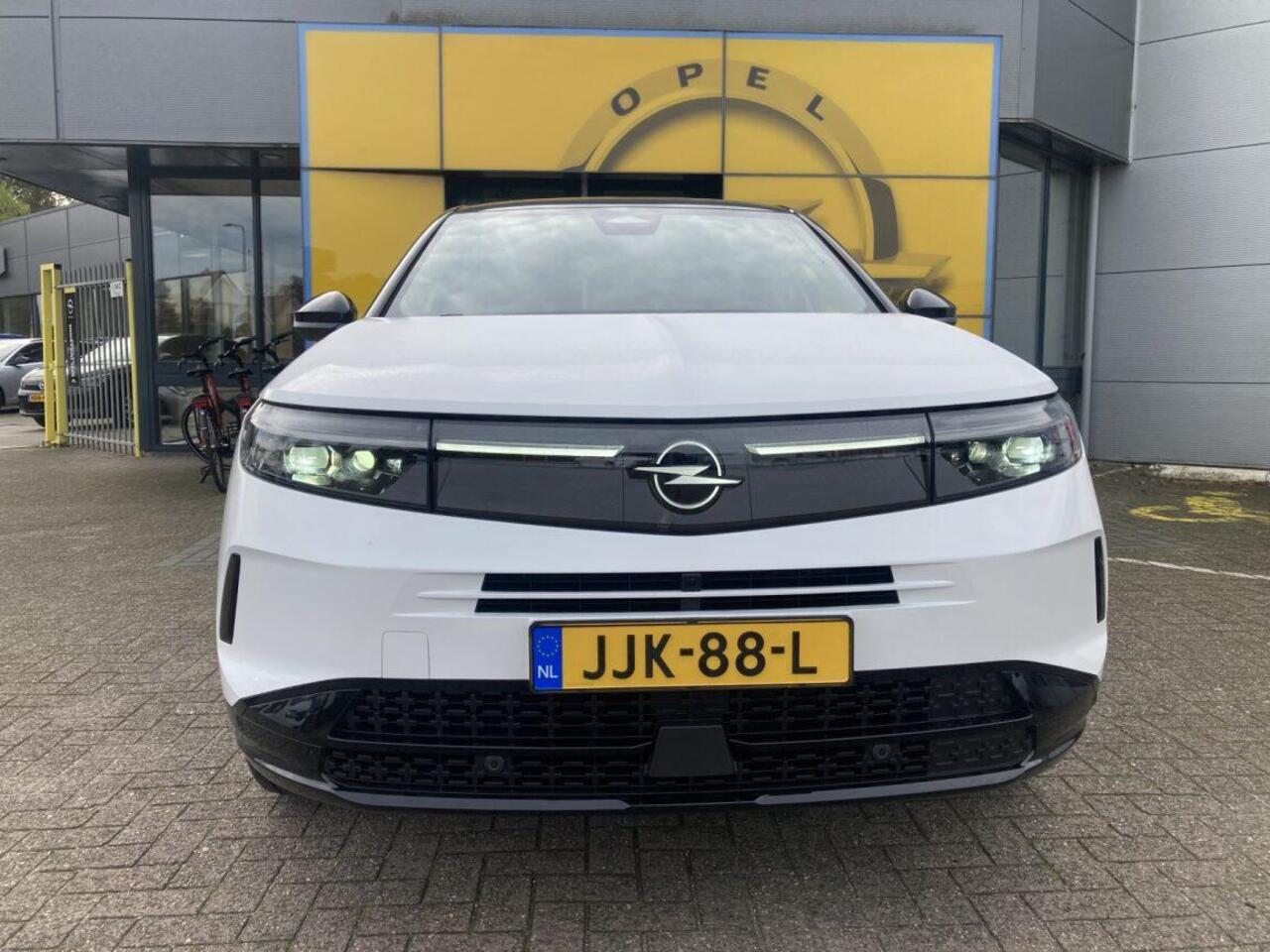 Opel Grandland 1.6 Turbo 195pk Plug-in-Hybrid Automaat GS | Panoramadak | 20" Lichtmetalen velgen | Trekhaak | Headup display | Navigatie | Adapt. Cruise control | LED Matrix verlichting