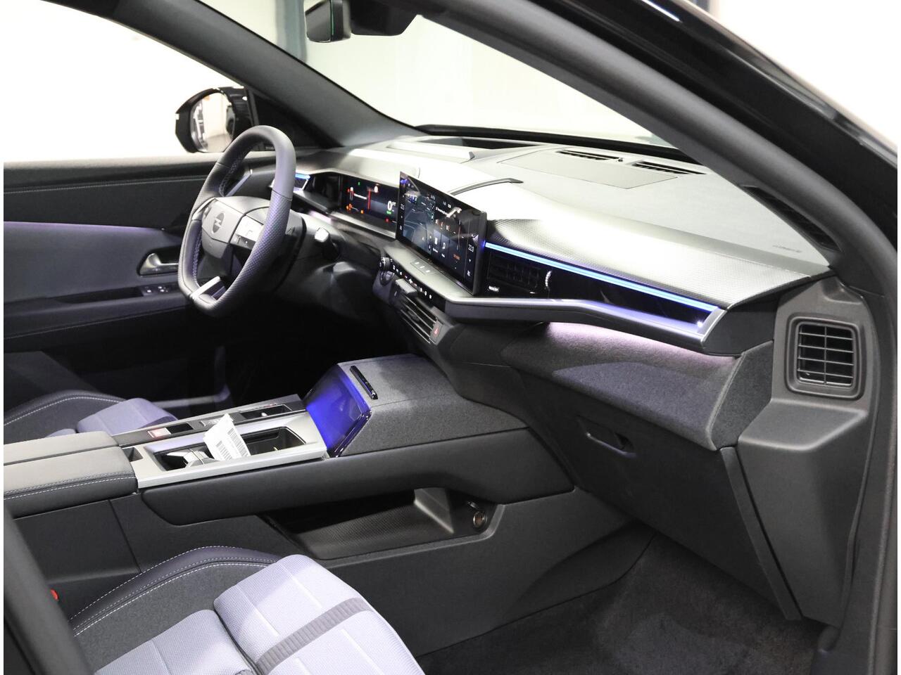 Opel Grandland Electric Business Edition 73 kWh | Incl. ¤3.499,- Korting ! | 17% bijtelling | AUTOMAAT | Warmtepomp | 360° Camera | Stoel, stuur & voorruit verwarmd | Apple Carplay/Android Auto | Elektr. achterklep | ARG-stoelen | Matrix LED | Navigatie |