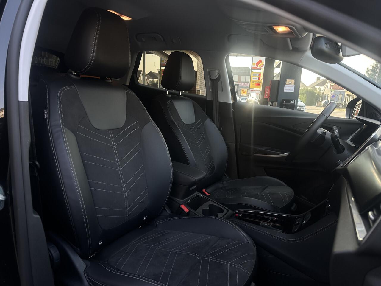 Opel Grandland 1.2 Turbo Elegance Automaat Stoel + stuurverwarming/Dodehoek sensor/Zelf inparkeren