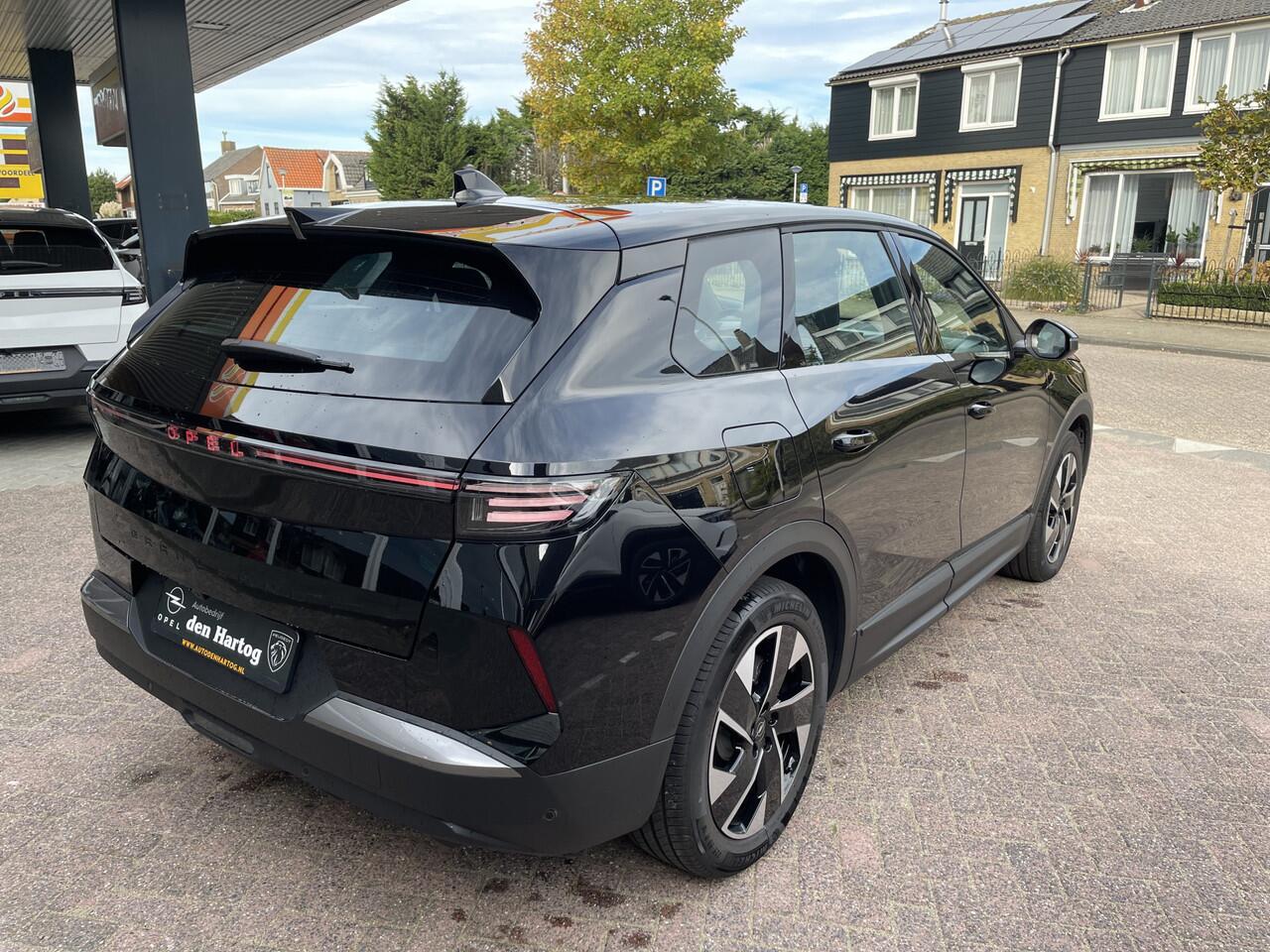 Opel Grandland 1.2 Turbo Hybrid Edition 19 inch/Navi/Dodehoek sensor/Stoel+stuurverwaring.