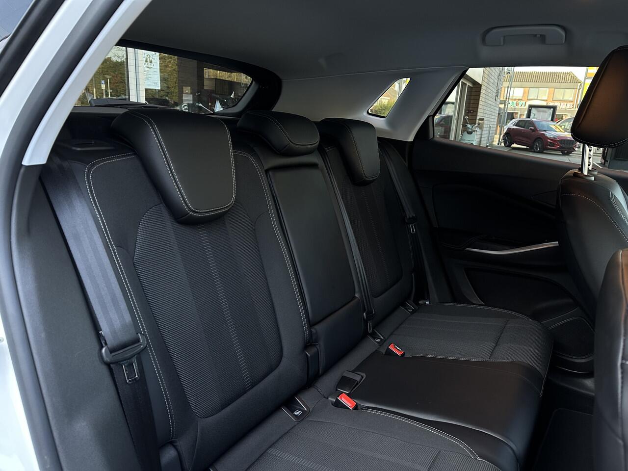 Opel Grandland 1.2 Turbo Elegance Automaat Camera/Stoel en stuurverwarming/Zelf inparkeren.