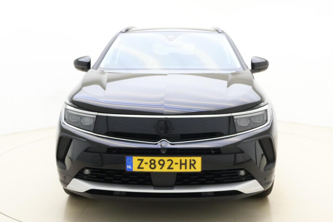 Opel Grandland 1.2 Turbo Ultimate 130pk | Automaat | Alcantara Bekleding | Navigatie | Trekhaak | Elektrisch achterklep | Camera | Winter Pack | 19" Lichtmetalen Velgen | Zeer luxe!