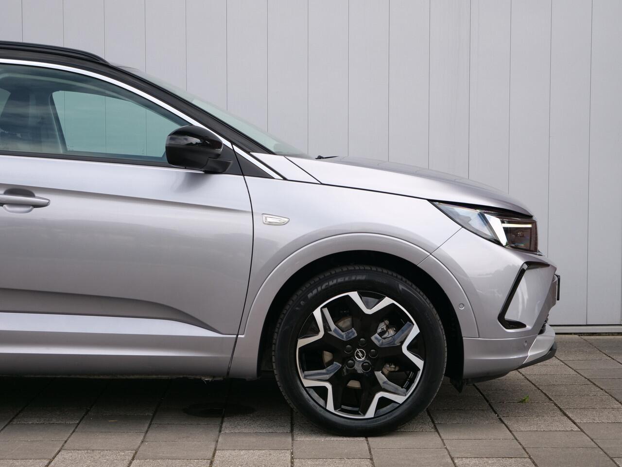 Opel Grandland 1.2 Turbo 130pk Ultimate Automaat Navigatie / LED / Camera / 19 Inch