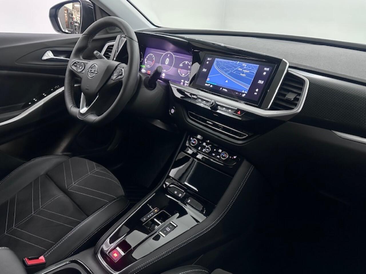 Opel Grandland 1.2 Turbo Ultimate Navi, Clima, Winterpakket Camera