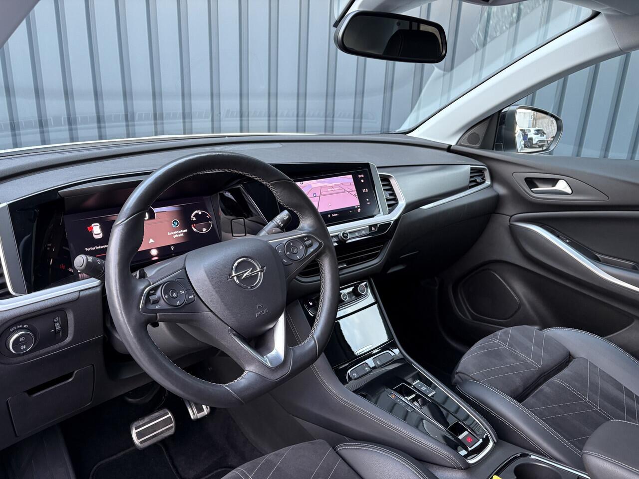 Opel Grandland 1.2 Turbo 130Pk Aut. Ultimate | Keyless | Elk. A-klep | Stoel & Stuur verw. | Camera | Prijs Rijklaar!!