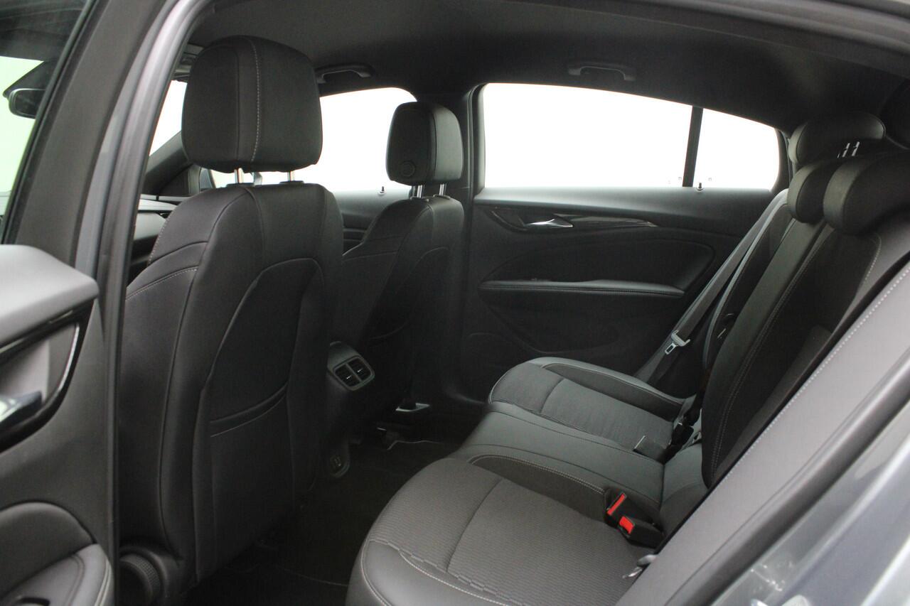 Opel INSIGNIA Gr Sport 1.5 T Business Executive | Automaat | PDC v&a | Luxe AGR Stoelen / Carplay / Keyless Entry