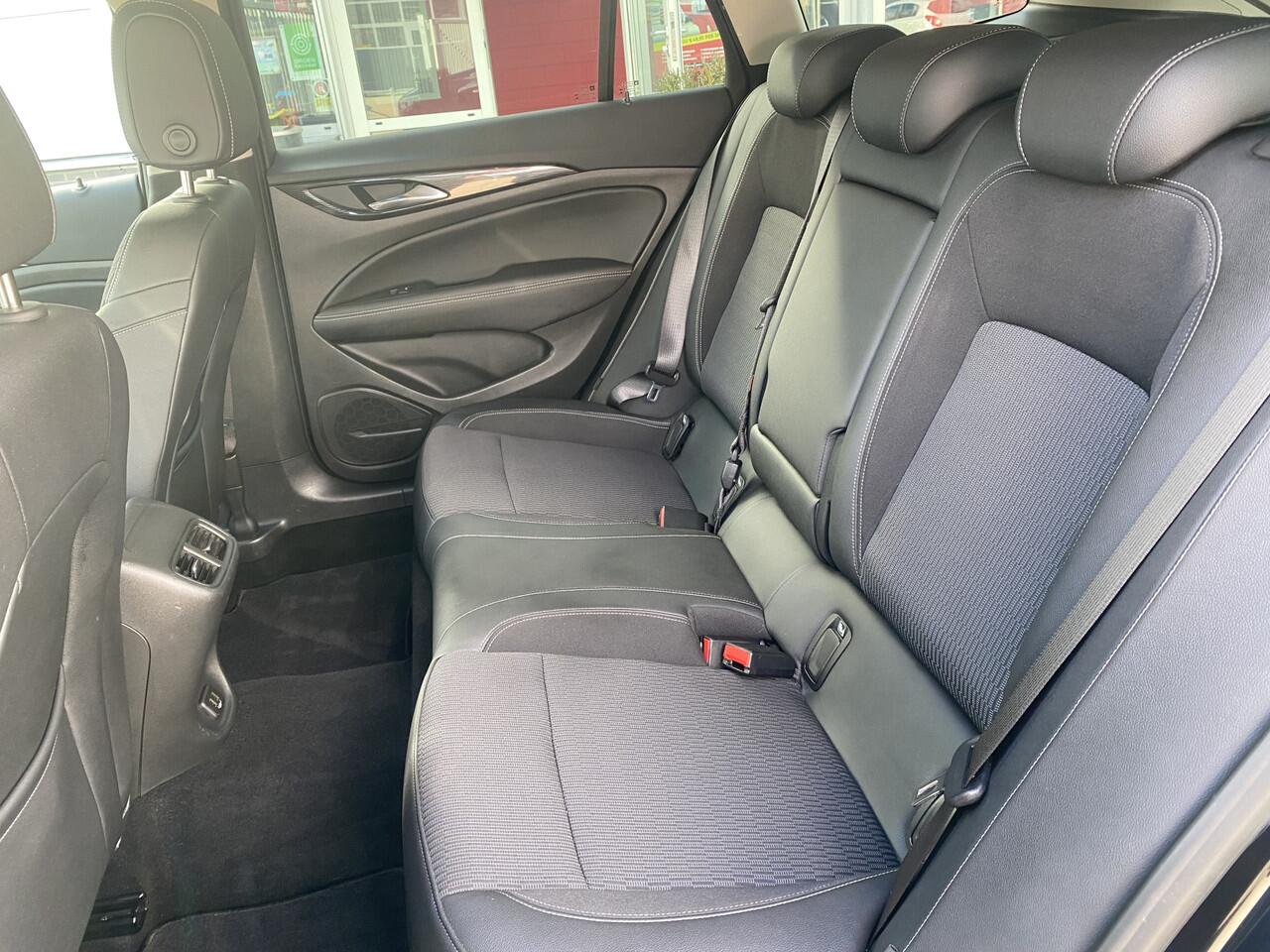 Opel INSIGNIA Sports Tourer 1.6 Turbo 200 PK Business Executive Comf.intr, Navi, Climate contr, massage/verw stoelen..