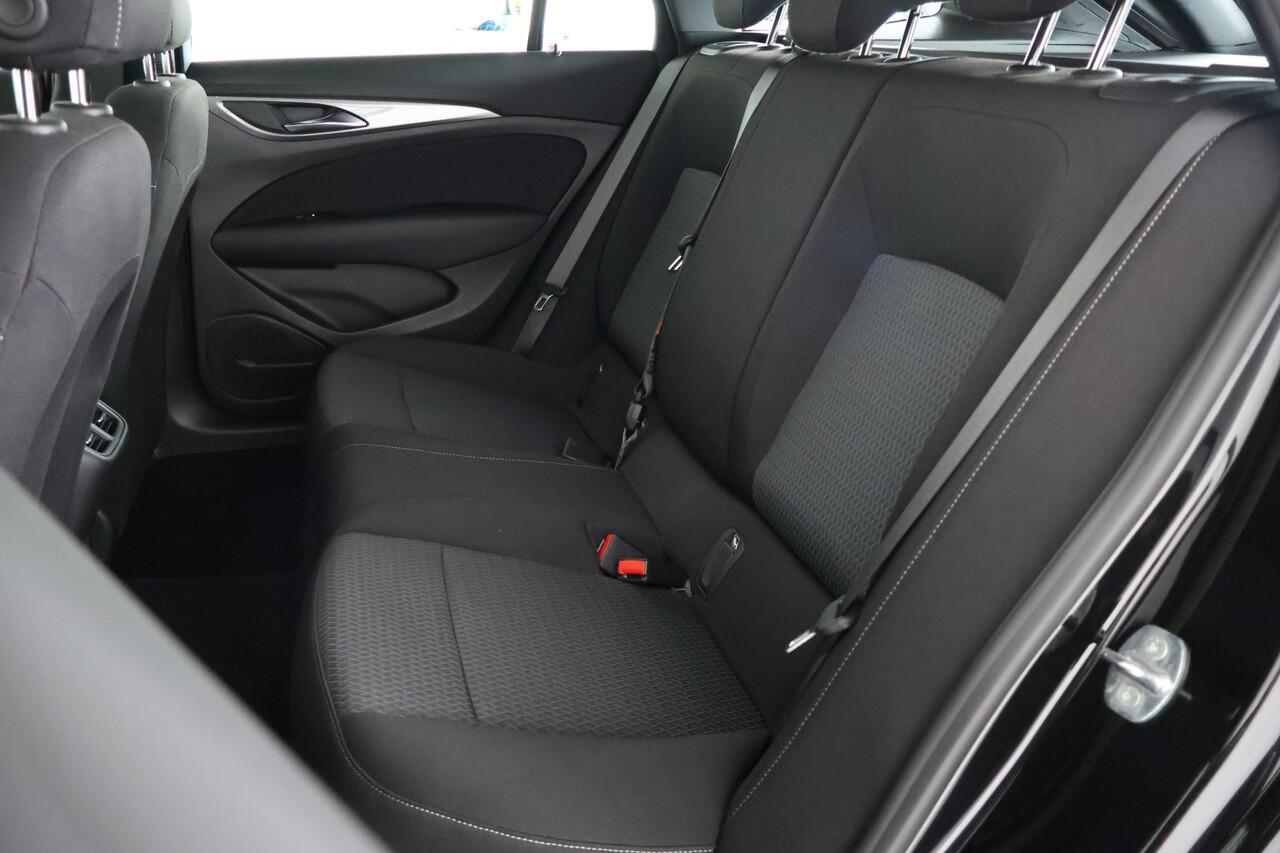 Opel INSIGNIA Sports Tourer 1.5 CDTI Business / LED / Aut / Navigatie / CarPlay