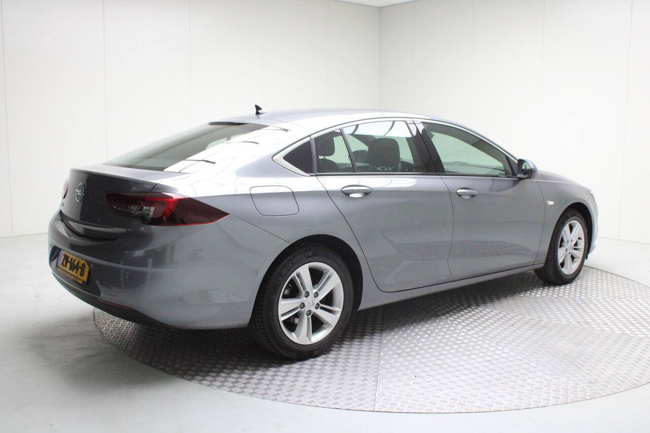 Opel INSIGNIA Gr Sport 1.5 T Business Executive | Automaat | PDC v&a | Luxe AGR Stoelen / Carplay / Keyless Entry