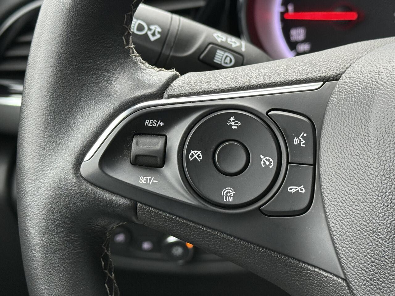 Opel INSIGNIA Sports Tourer BWJ 10-2020 | 1.5T 165PK Business Executive | LEER | TREKHAAK | STOELVERW | NAVI | CLIMA | CARPLAY | PDC | PRIVACY GLASS |