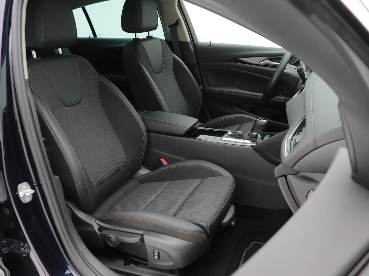 Opel INSIGNIA Grand Sport 1.5 Turbo Innovation / Carplay / Navi / Origineel NL