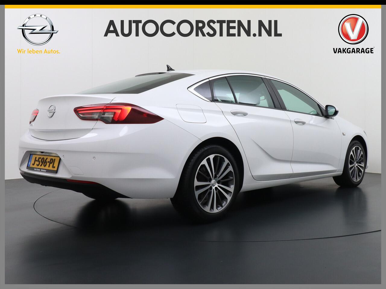 Opel INSIGNIA Grand Sport T165PK Leer Camera Navi Apple Carplay Android PDC-a+v Trekhaak LED-v+a Ecc Cruise Control AGR-Comfort Stoelen Verwarmd Business Executive Regen-Lichtsensor Sensor dodehoek Verkeersbordlezer Rijstrooksensor 1e Eigenaar