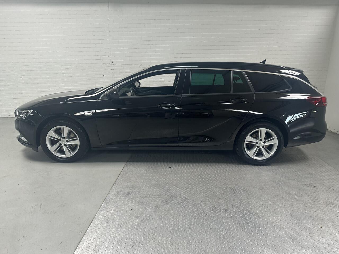 Opel INSIGNIA Sports Tourer 2.0 CDTI Business Executive CLIMA / NAVI / CRUISE / CAMERA 1e EIGENAAR