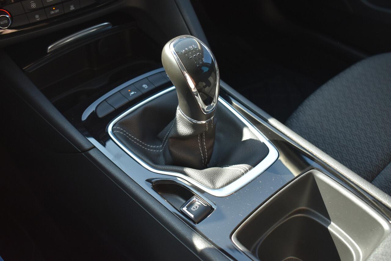 Opel INSIGNIA Sports Tourer 1.5 Turbo Business