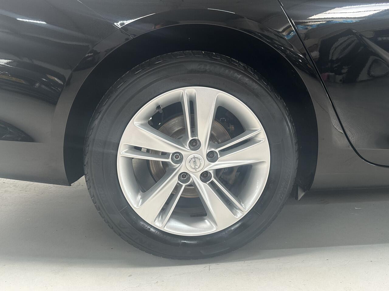 Opel INSIGNIA Sports Tourer 2.0 CDTI Business Executive CLIMA / NAVI / CRUISE / CAMERA 1e EIGENAAR