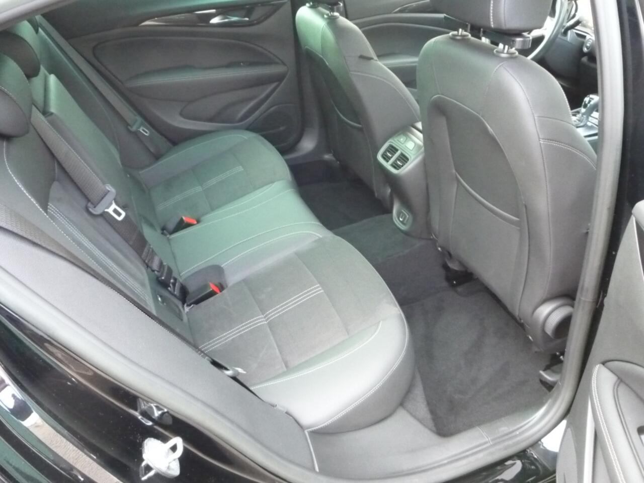 Opel INSIGNIA Grand Sport 2.0 Turbo (200Pk) GS-Line Full Options Géén Afleverkosten