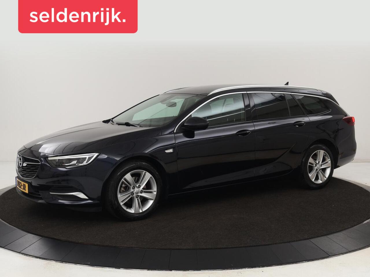 Opel INSIGNIA Sports Tourer 1.5 Turbo Business Executive | Leder | Trekhaak | Stoelverwarming | Camera | DAB | Carplay | Elektrische achterklep | LED