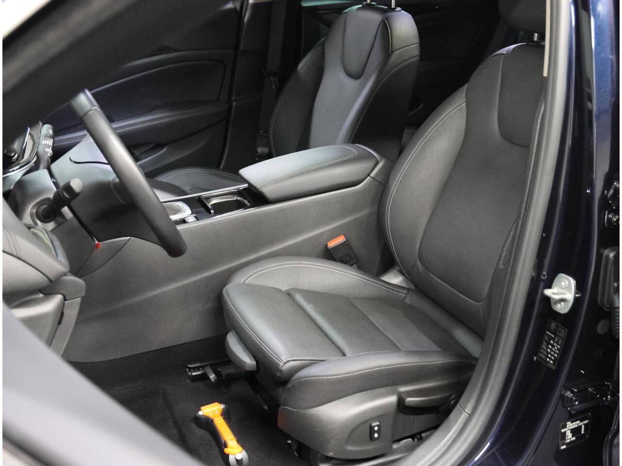 Opel INSIGNIA 165PK Executive | 1ste eigenaar | AUTOMAAT | AppleCarplay/Android Auto | Navigatie | LEER | Verwarmde Stoelen | Dodehoek Detectie | Parkeersensoren | Climate Control | Adaptive cruise control |