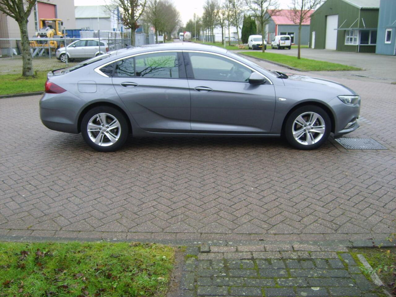 Opel INSIGNIA Grand Sport 1.5 Turbo Business Executive Schuifdak
