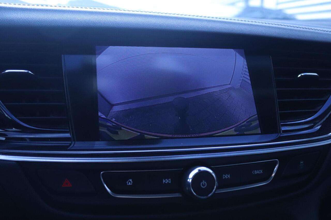 Opel INSIGNIA Grand Sport 1.5 Turbo Business Executive | Apple Carplay/Android Auto | Parkeersensoren voor, achter en camera | Navigatie | Trekhaak wegklapbaar |