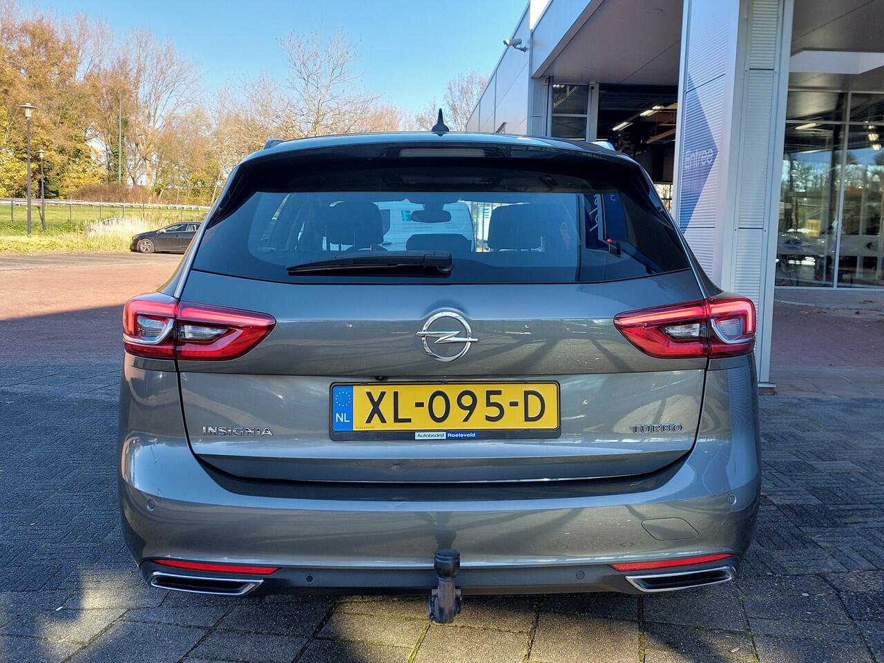 Opel INSIGNIA Sports Tourer 1.6 Turbo 200pk Automaat Business Executive | Navi | Apple Carplay+Android Auto | Clima | Cruise | Keyless Entry | Pdc V+A+Camera | Dodehoek+Rijstrooksensor | 18''lm | Trekhaak