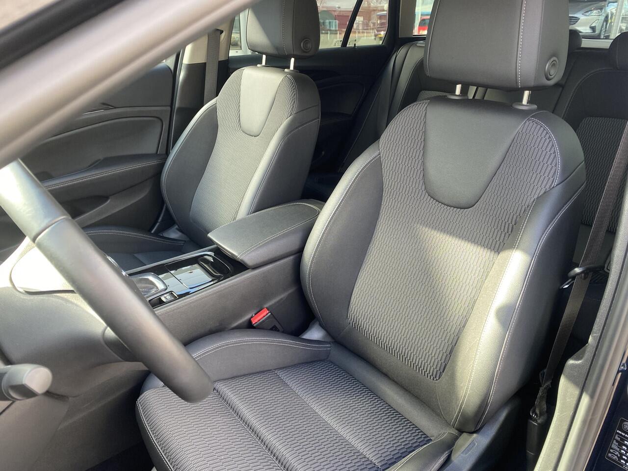 Opel INSIGNIA Sports Tourer 1.6 Turbo 200 PK Business Executive Comf.intr, Navi, Climate contr, massage/verw stoelen..