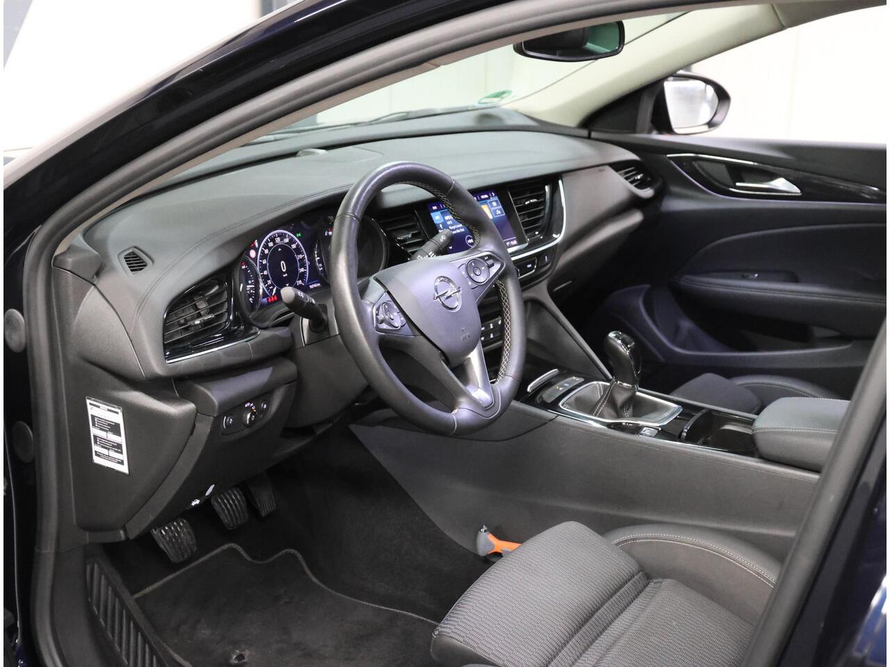 Opel INSIGNIA 165PK Executive | 1ste eigenaar | Winterpakket | OPC | AppleCarplay/Android Auto | 360'Camera | Keyless | Dodehoekdetectie | Electrische AGR stoelen | FULL LED | Dodehoek Detectie | Adaptive Cruise Control | AUTOMAAT