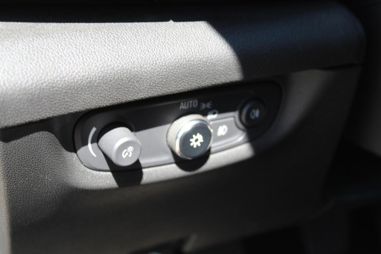 Opel INSIGNIA Sports Tourer 1.5 Turbo Business