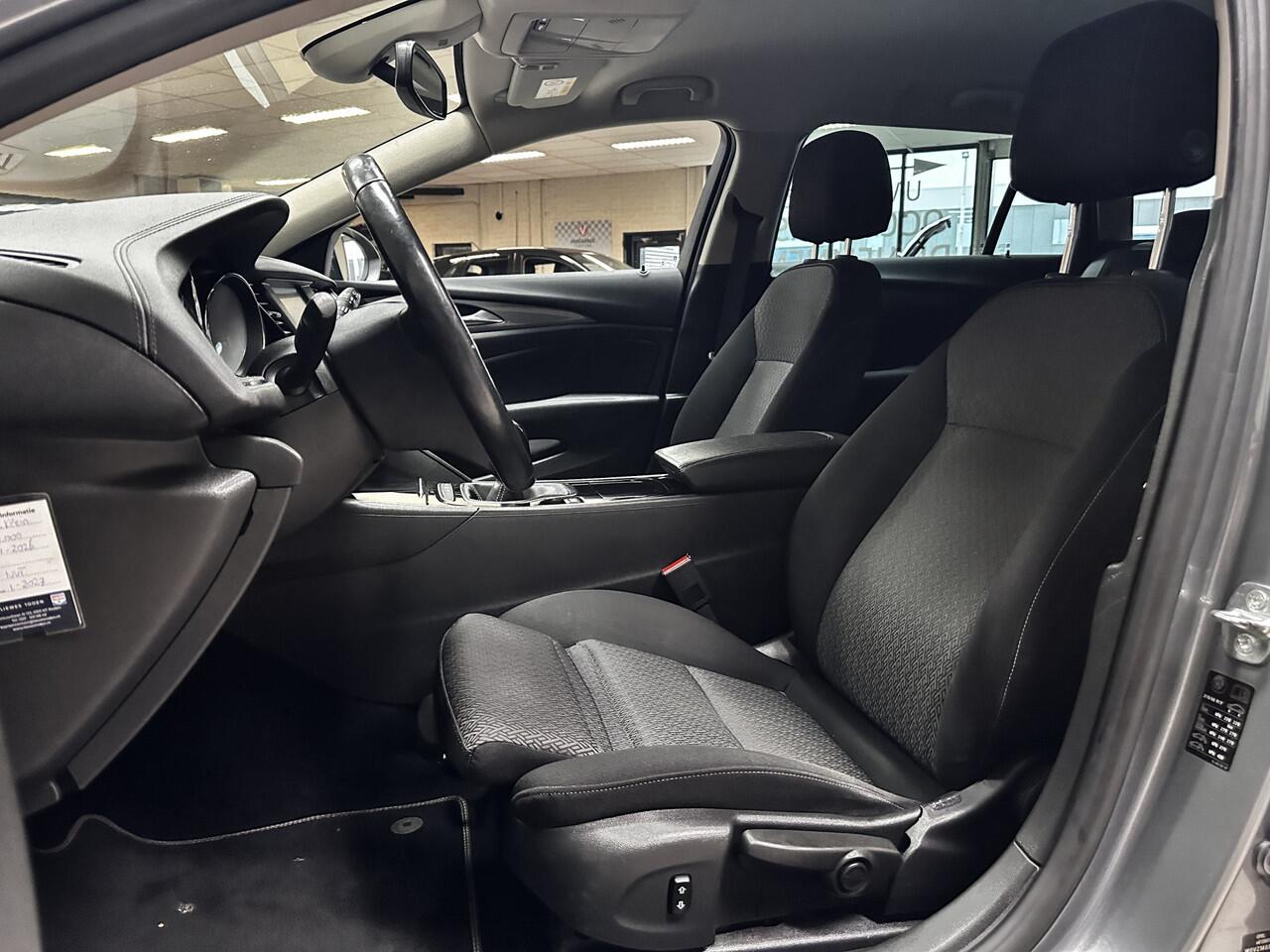 Opel INSIGNIA Sports Tourer 1.5 Turbo Edition/ 141pk/ Trekhaak/ Stoel + Stuurverw./ Apple + Android/ Camera/ 17'' LMV/ Lane-Assist./ Voorruitverw./ Dode-Hoek DET./ DAB+/ Grootlicht Assist./ Extra getint glas.