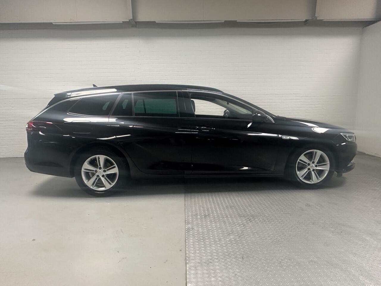 Opel INSIGNIA Sports Tourer 2.0 CDTI Business Executive CLIMA / NAVI / CRUISE / CAMERA 1e EIGENAAR