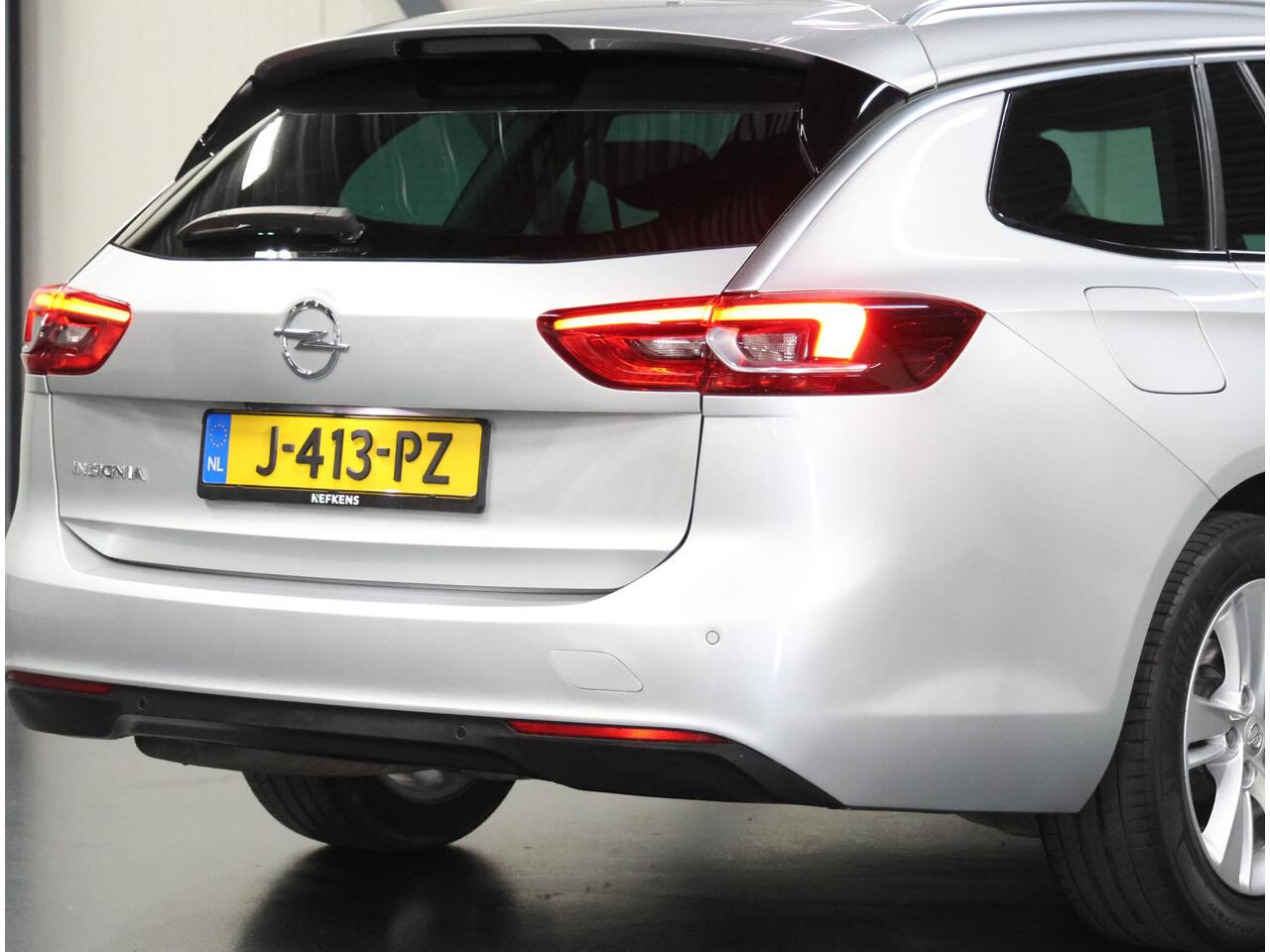 Opel INSIGNIA ST 165PK Turbo Innovation | 1ste eigenaar | AppleCarplay/AndroidAuto | Climate Control | Adaptive Cruise Control | Camera | AGR stoelen | Electrische achterklep | matrix LED | AUTOMAAT | Parkeersensoren | Privacy Glass | Isofix |