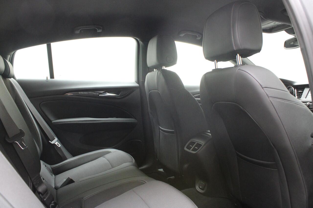 Opel INSIGNIA Gr Sport 1.5 T Business Executive | Automaat | PDC v&a | Luxe AGR Stoelen / Carplay / Keyless Entry