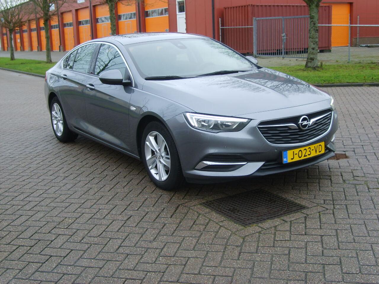 Opel INSIGNIA Grand Sport 1.5 Turbo Business Executive Schuifdak